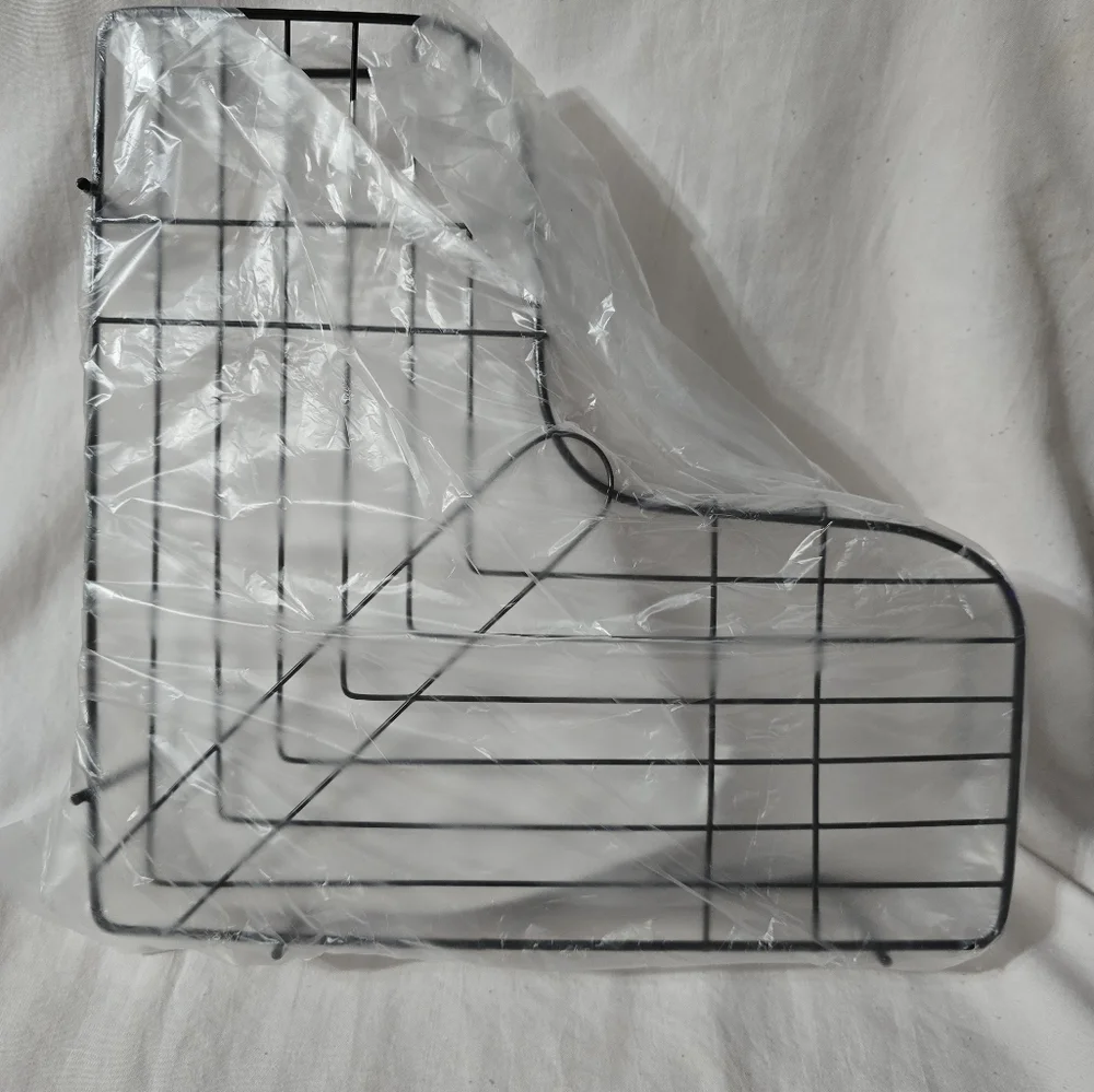 Corner shelf